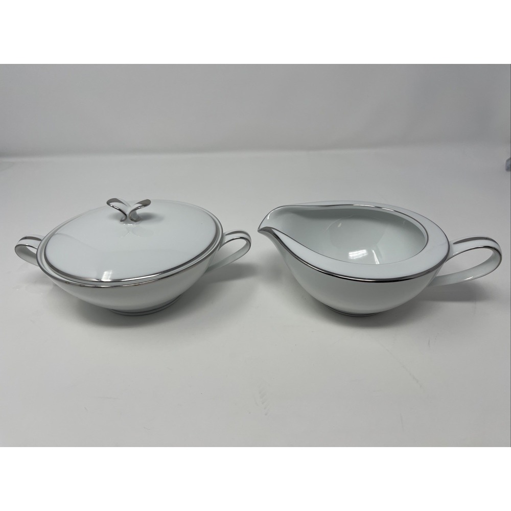 NORITAKE JAPAN CREAMER AND SUGAR WITH LID WHITE W/SILVER‎ RIM COLONY 5932